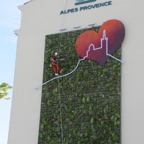  Crédit Agricole Alpes Provence green wall 