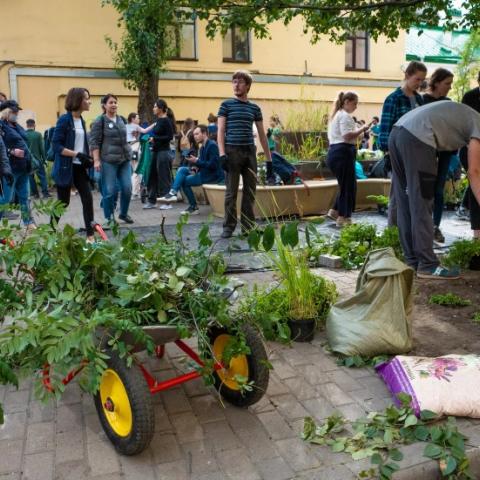 Public planting event of the square on Marat street