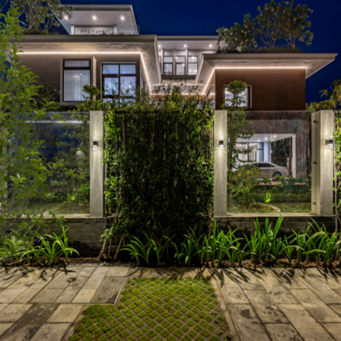 Publicly accessible greened walkway and permeable surfaces