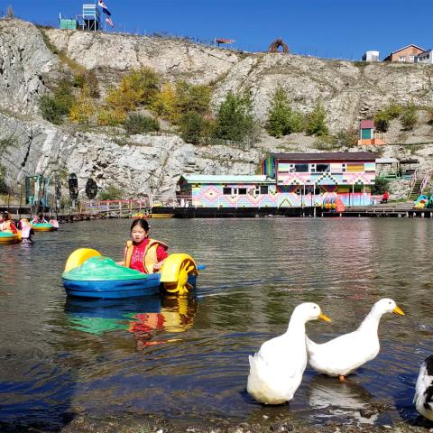 Uuliin Nuur Park in the summer