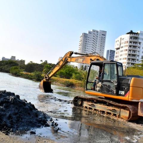 intervention in El Laguito by the government